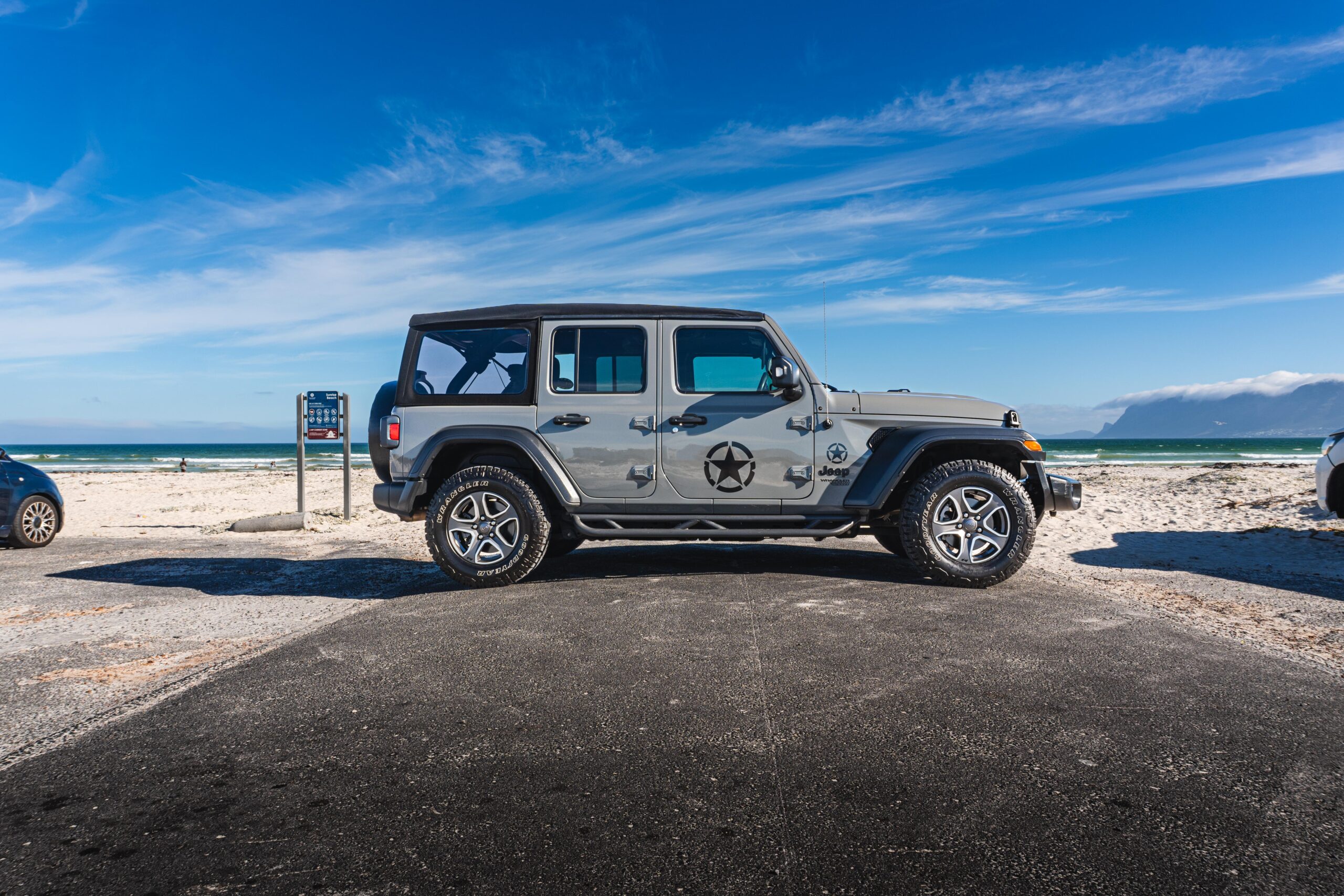 4 Door Jeep Wrangler JL - Image 2